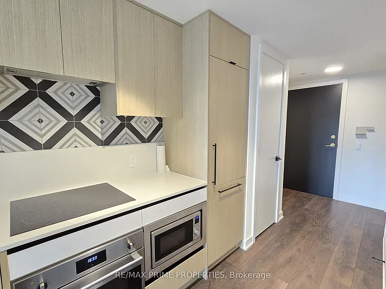 5 Lakeview Ave #405 — Photo 18
