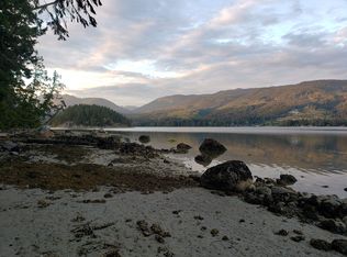 6035 Kingfisher Ave, Sechelt, BC V0N 0R1