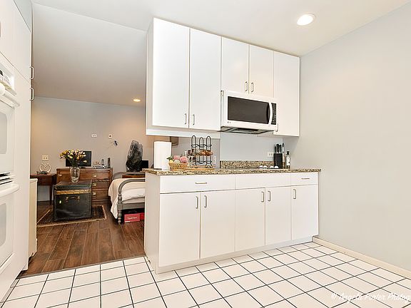 3rd image of 1925 Lake Ave Unit 213