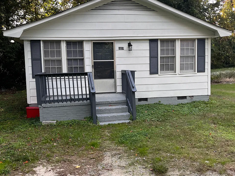 1604 Gary St