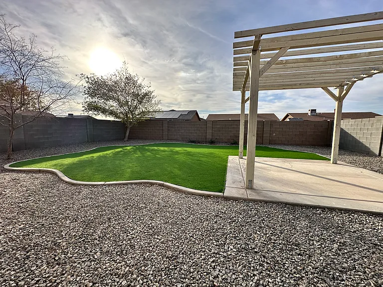 4126 S Cedar Ave — Photo 10