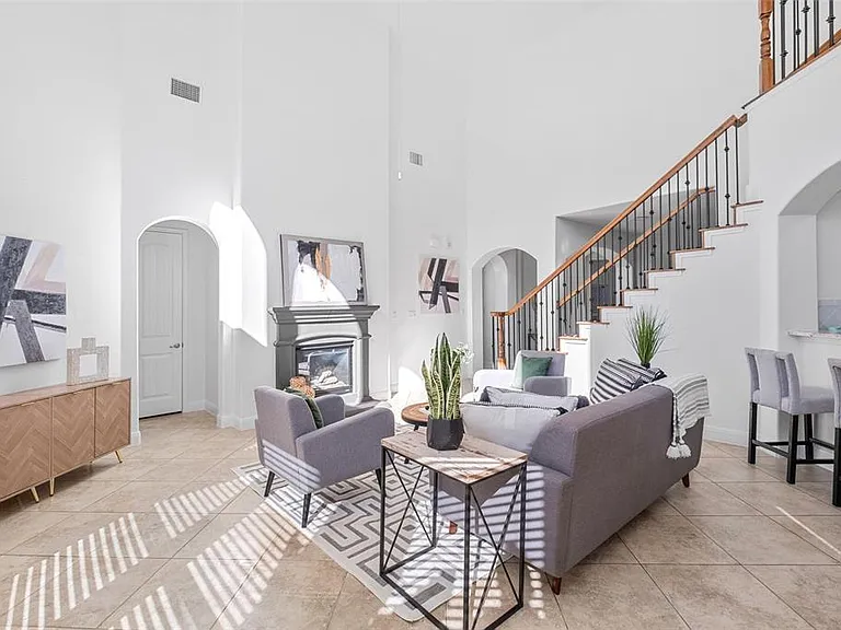 15201 Joseph Dr — Photo 9