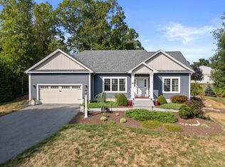 44 Mill Pond Cir, Groton, CT 06340
