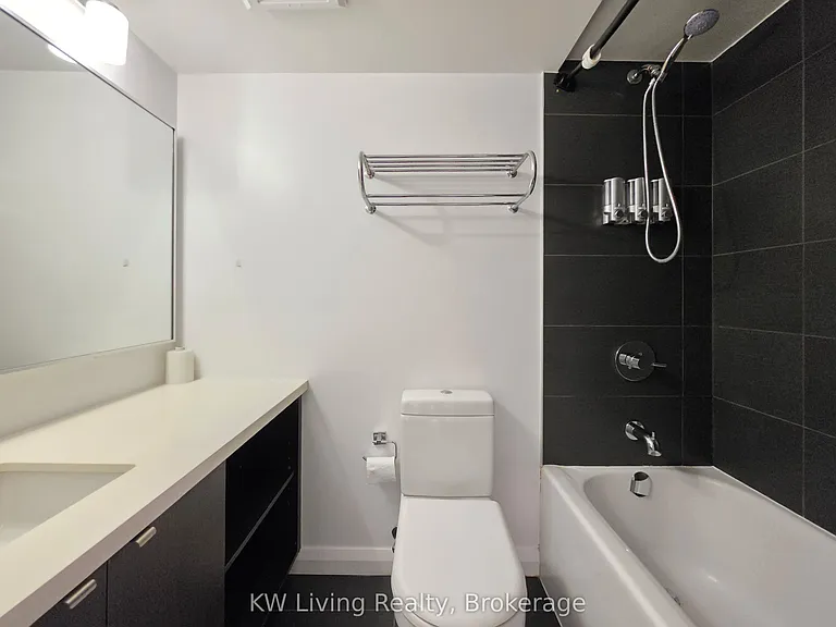 155 Yorkville Ave #905 — Photo 10
