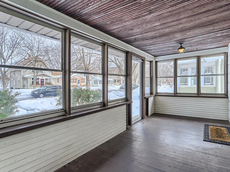 1392 Palace Ave — Photo 3