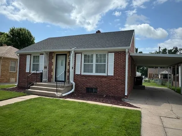 208 Ringland Rd, Hastings, NE 68901