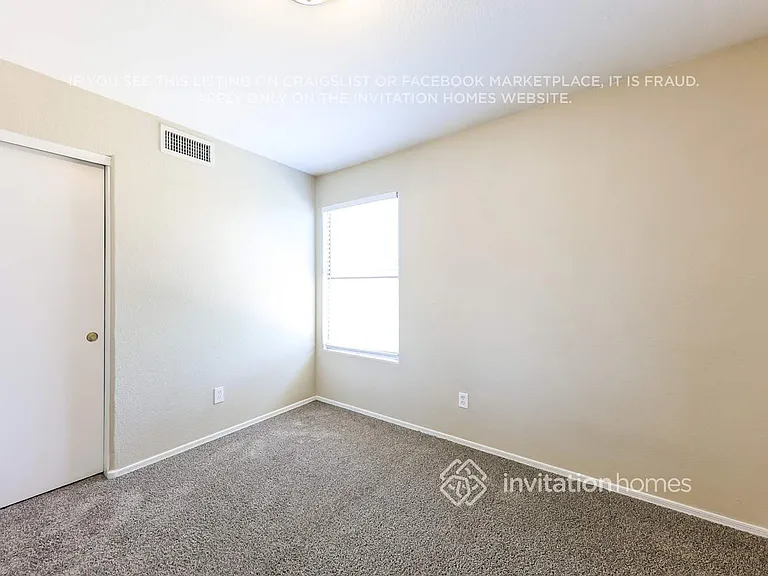 12937 W Holly St — Photo 14