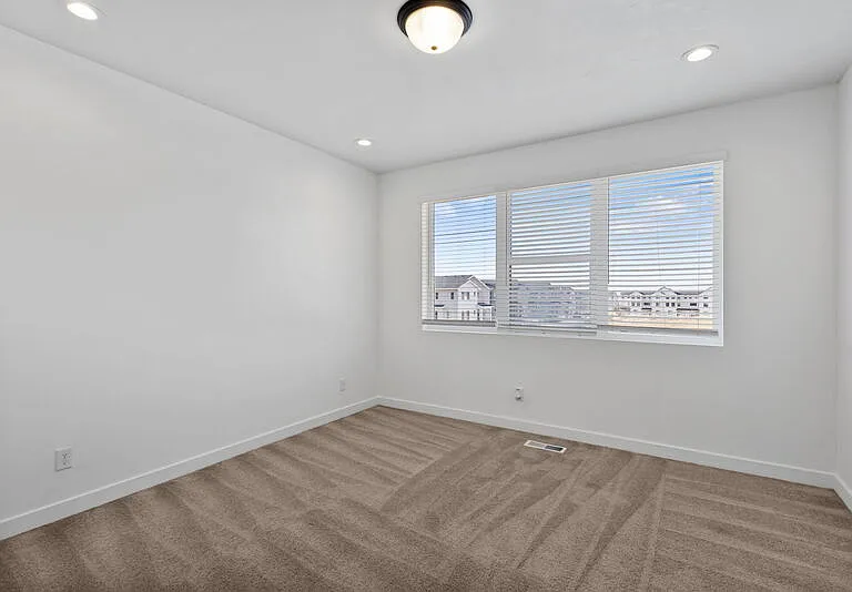 868 W 480 S #MAIN FLOOR MASTER — Photo 15