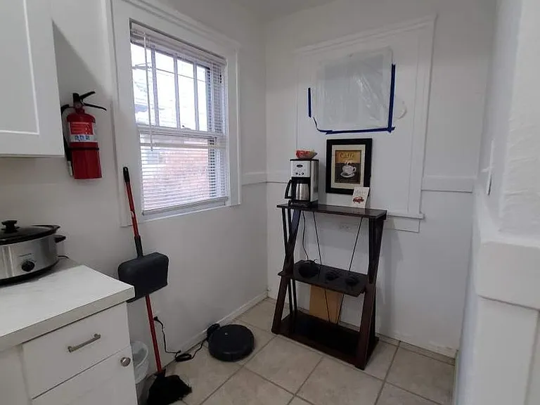 911 Fruit Ave NW — Photo 30
