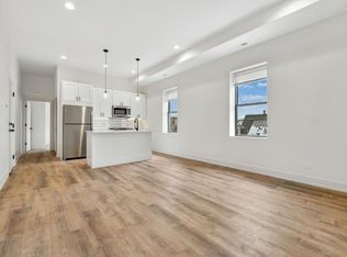 2219 N Hamilton Ave #102, Chicago, IL 60647