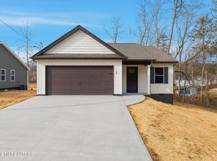 120 Cross Creek Cir, Maynardville, TN 37807