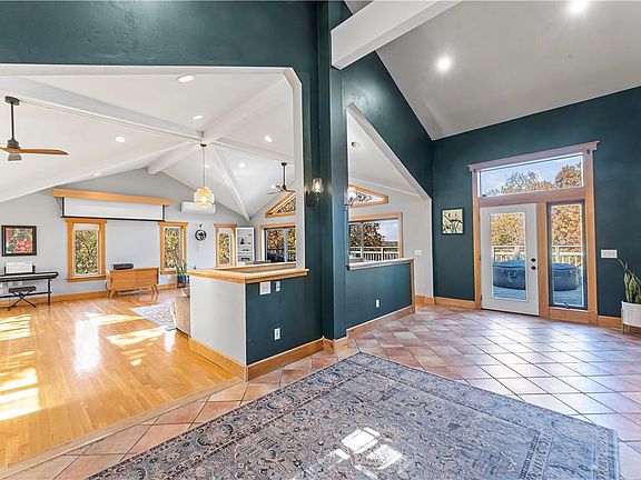 3rd image of 17450 Railroad Cut Rd