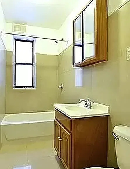 500 W 190th St #5B — Photo 5