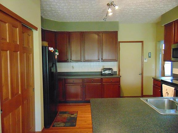5th image of 3563 Manchester Dr