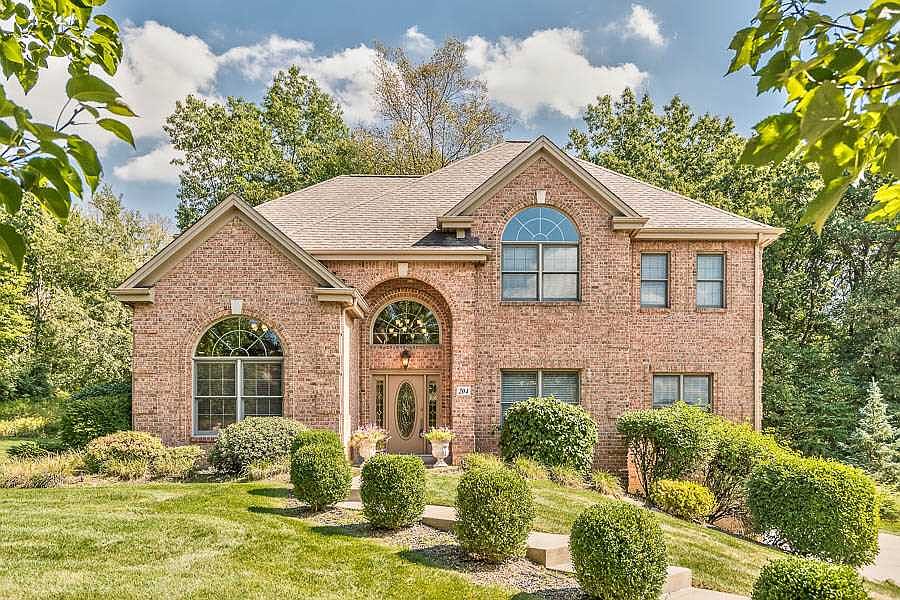 1st image of 204 Rolling Hills Dr