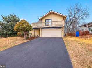 5948 Hall St, Springfield, VA 22152