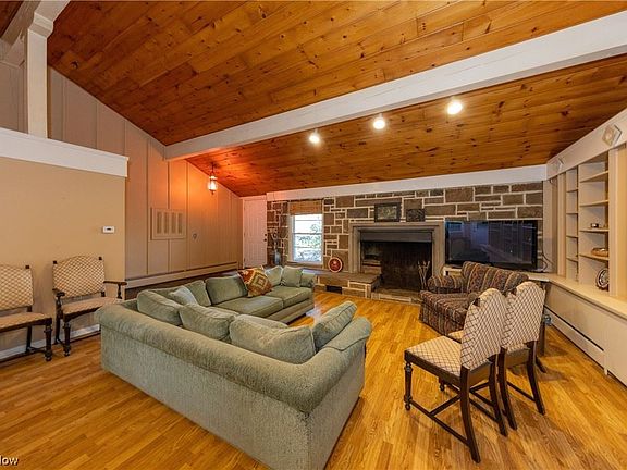 5th image of 70 Morningside Dr