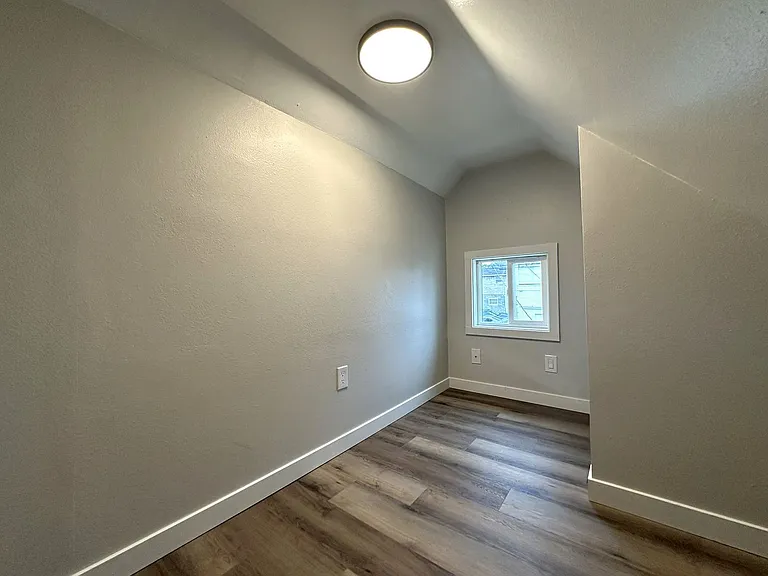 2317 Grand- 5 Unit — Photo 7