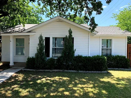 2021 Bluebonnet Dr Photo 1