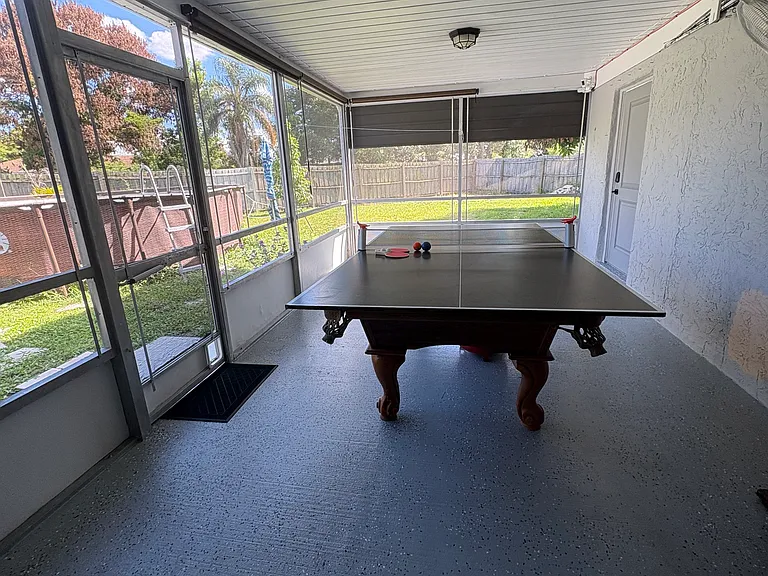 199 SE Crosspoint Dr — Photo 32