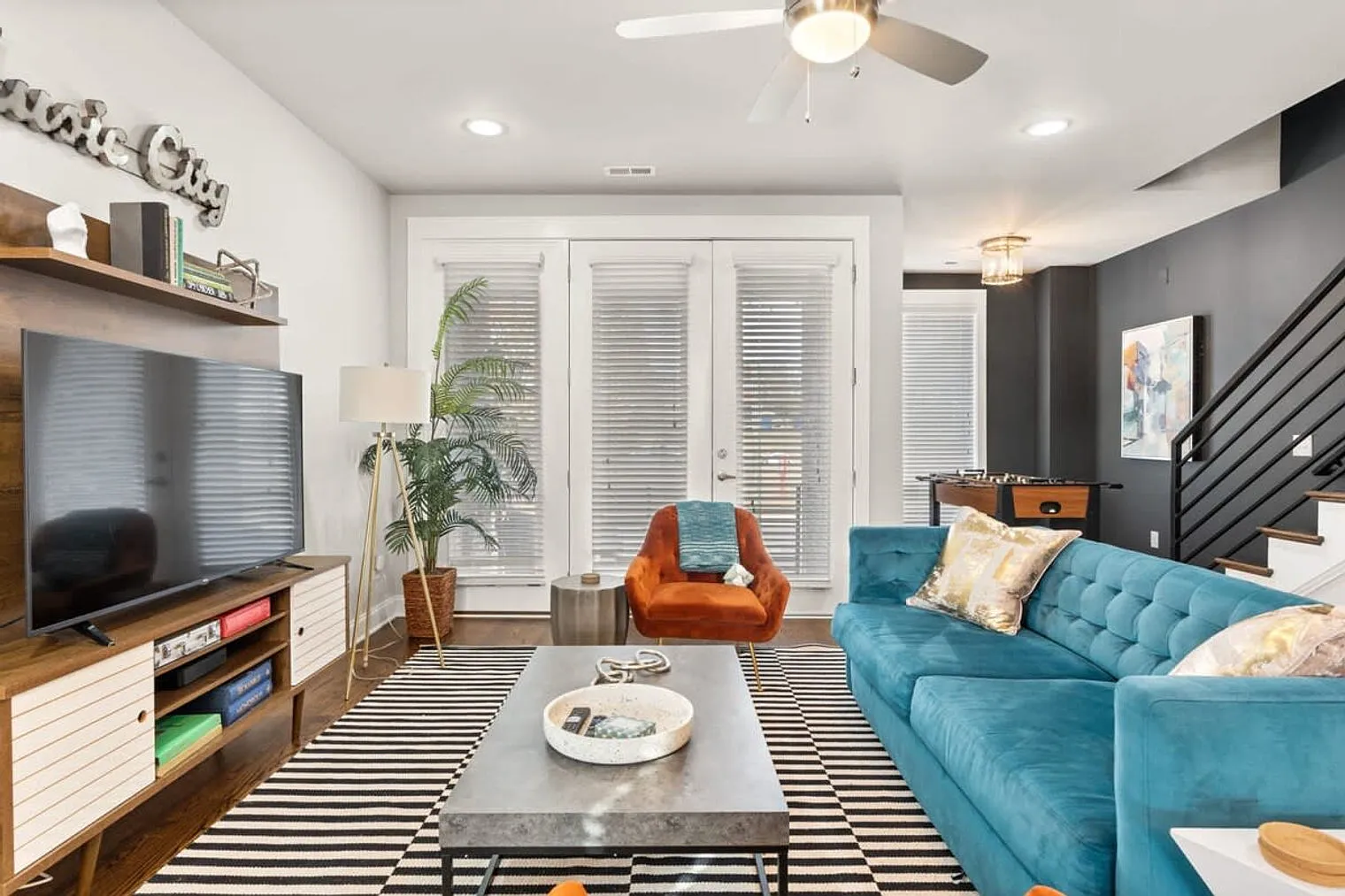 4 bed, 3.0 bath, 2174 sqft, $4,690 — Photo 3