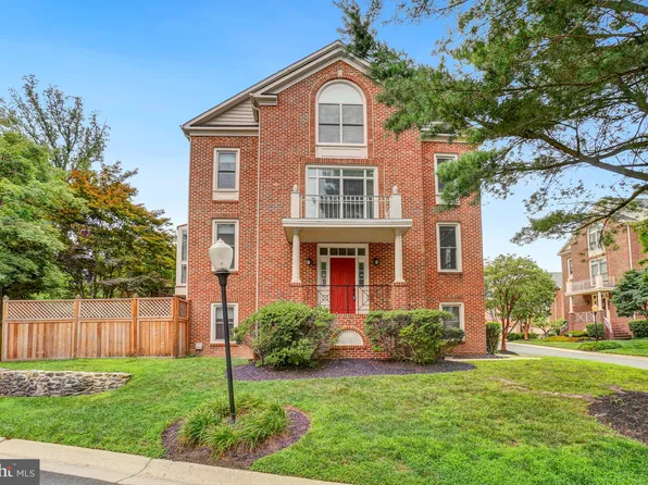 9700 Whitley Park Pl #Townhouse 19, Bethesda, MD 20814