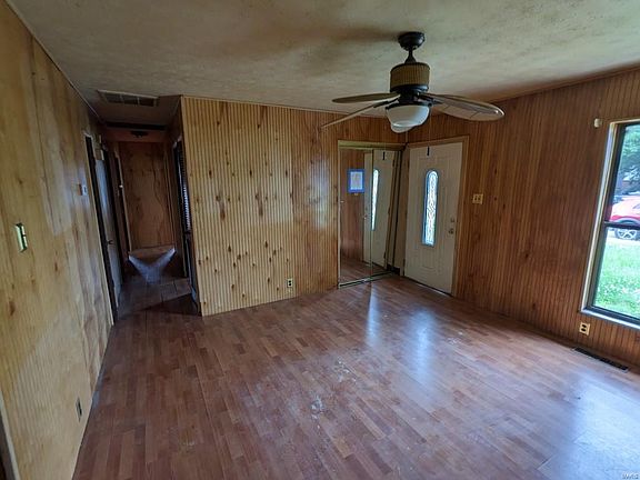 4th image of 1627 Central Ave