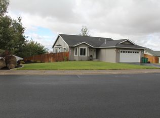 886 Rosemont Ct, Klamath Falls, OR 97603