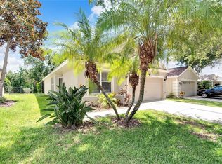 6118 Skylarkcrest Dr, Lithia, FL 33547