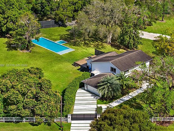 2nd image of 18301 SW 50th St