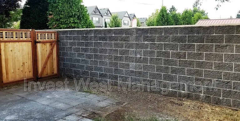305 NE 104th Ave — Photo 27