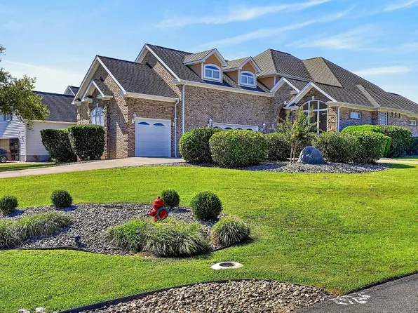 100 Lookout Rdg, Cedar Pt, NC 28584