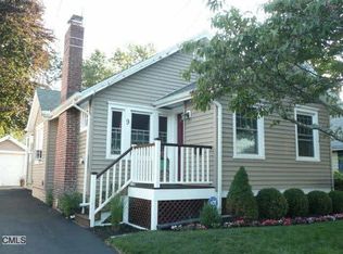9 Beverly Pl, Norwalk, CT 06850