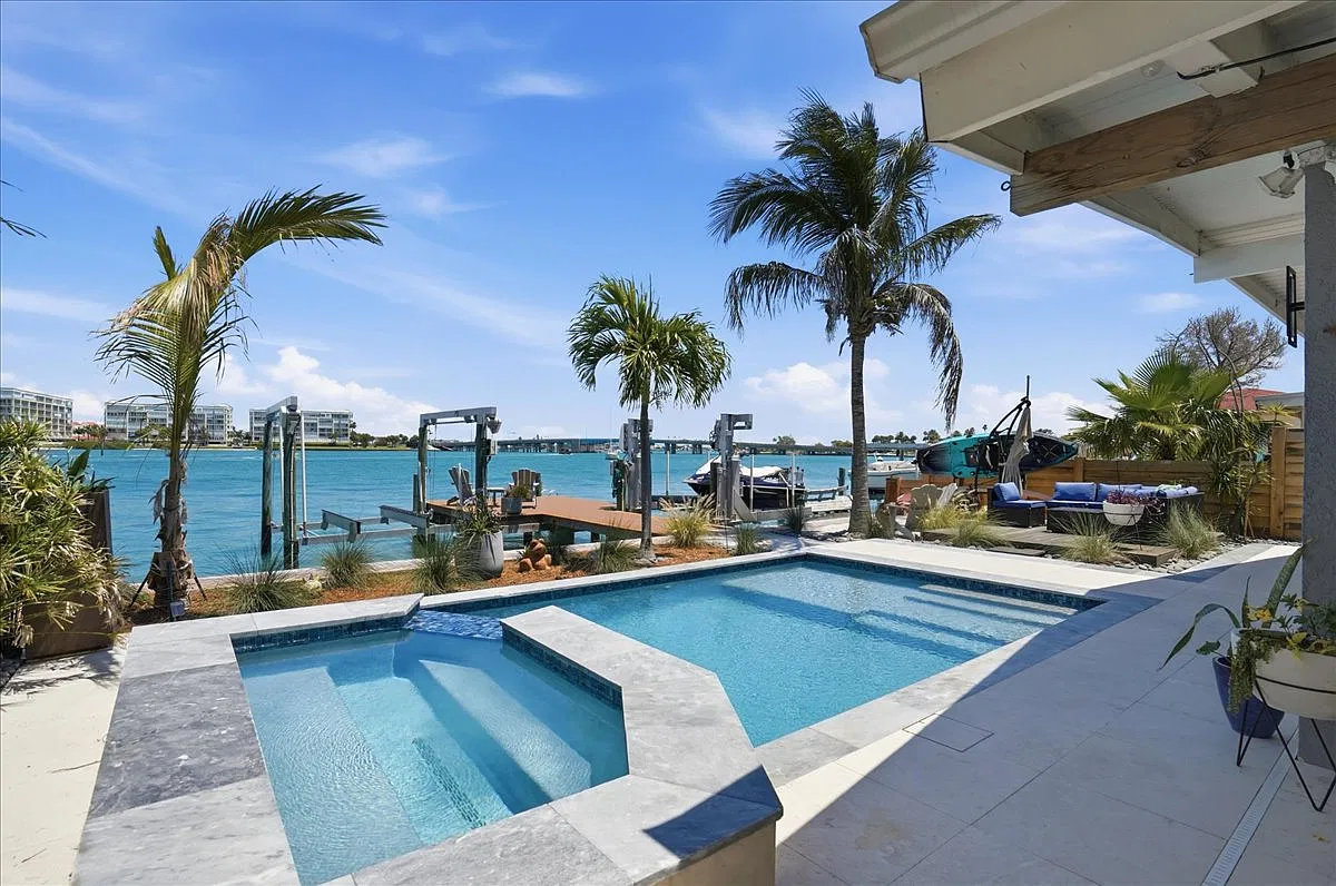 7825 Boca Ciega Dr — Photo 4