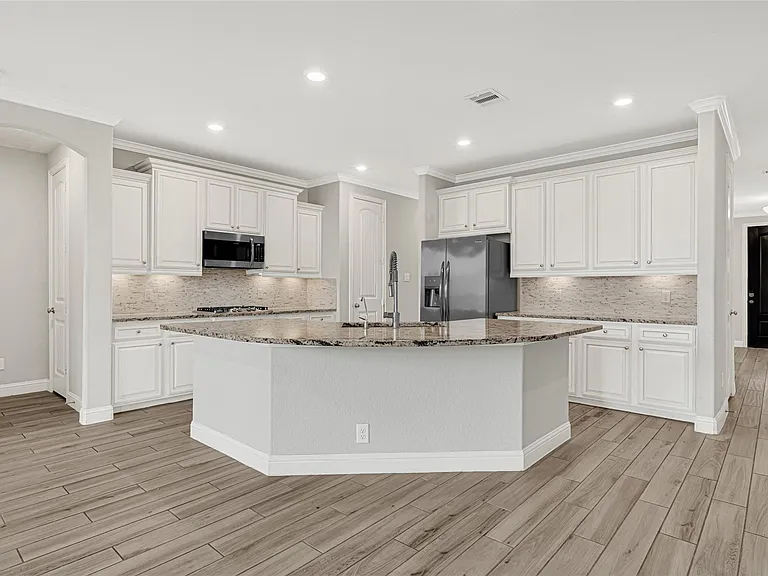 7346 Enchanted Island Ln — Photo 6
