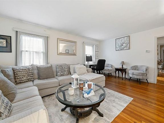 3rd image of 16 Willow St