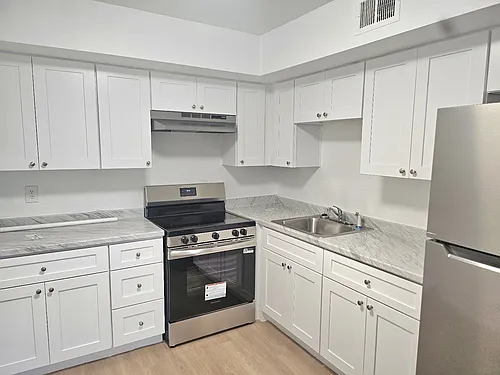510 E Hatcher Rd #208 Photo 1