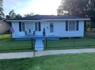 107 N 6th St, Oakdale, LA 71463