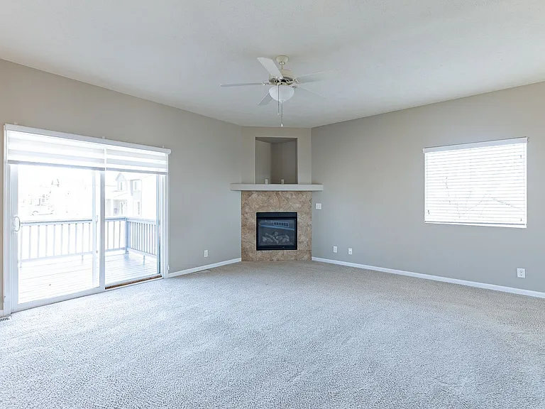 19160 Drexel Cir — Photo 7