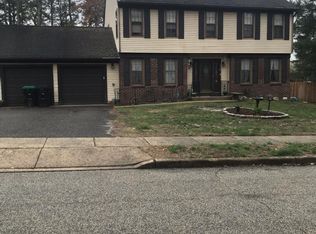 134 Country Ln, Sicklerville, NJ 08081