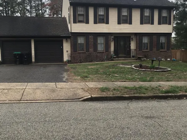 134 Country Ln, Sicklerville, NJ 08081