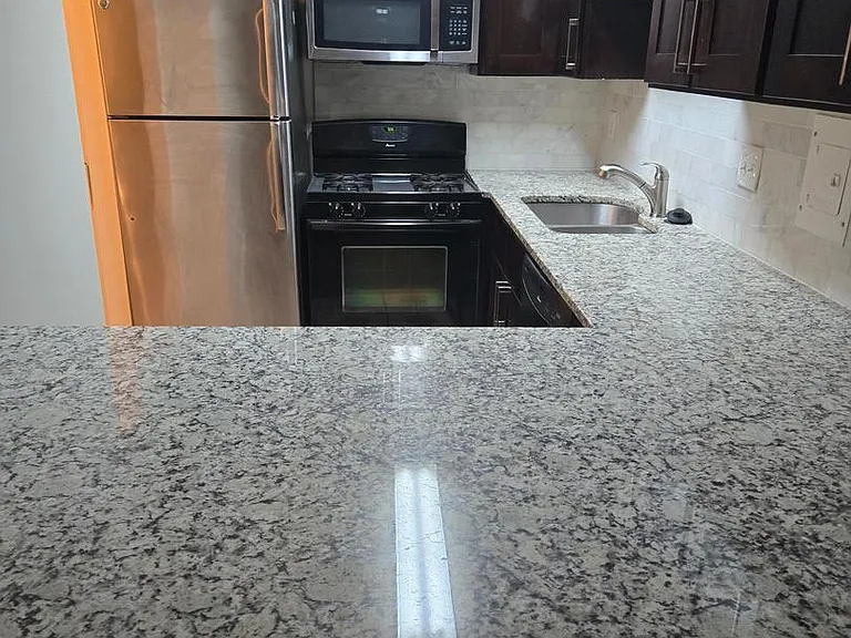 5225 Pooks Hill Rd #18 — Photo 3