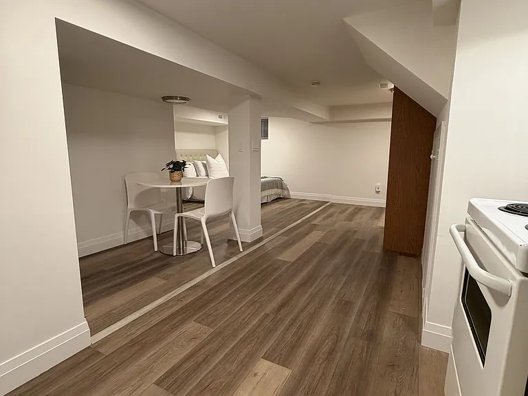 71 Vernon St #BASEMENT — Photo 12