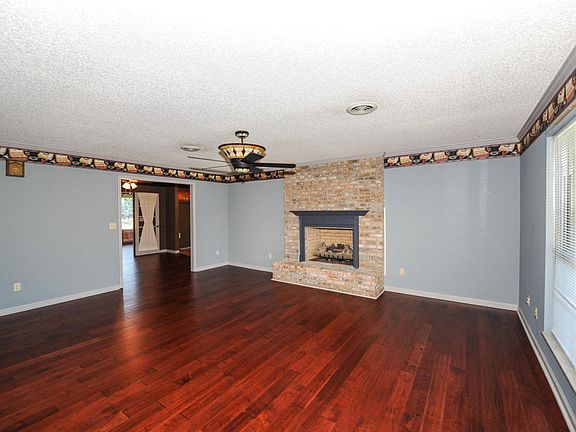 2nd image of 1441 Peabody Dr