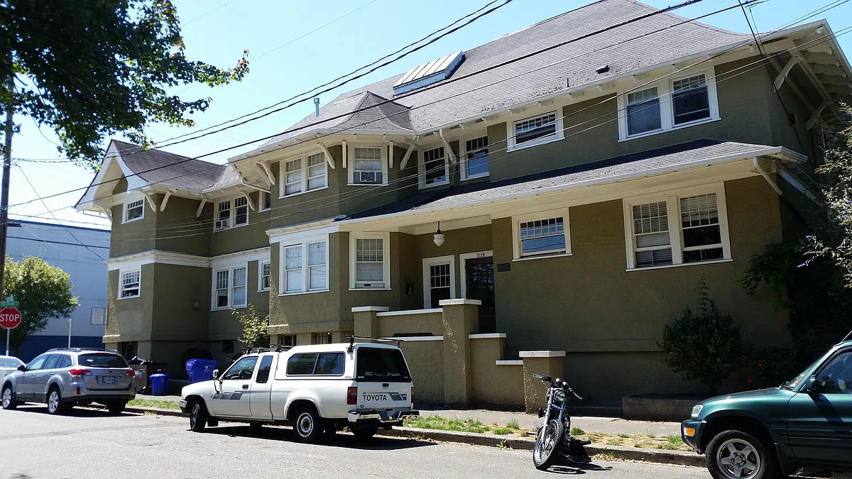Building Photo - 2129 SE 10th Ave