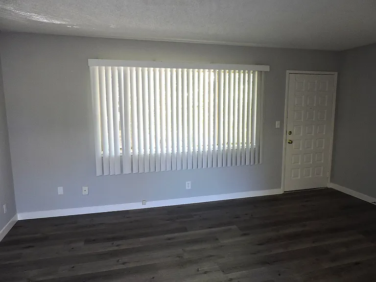 2520 Northrop Ave #5 — Photo 3