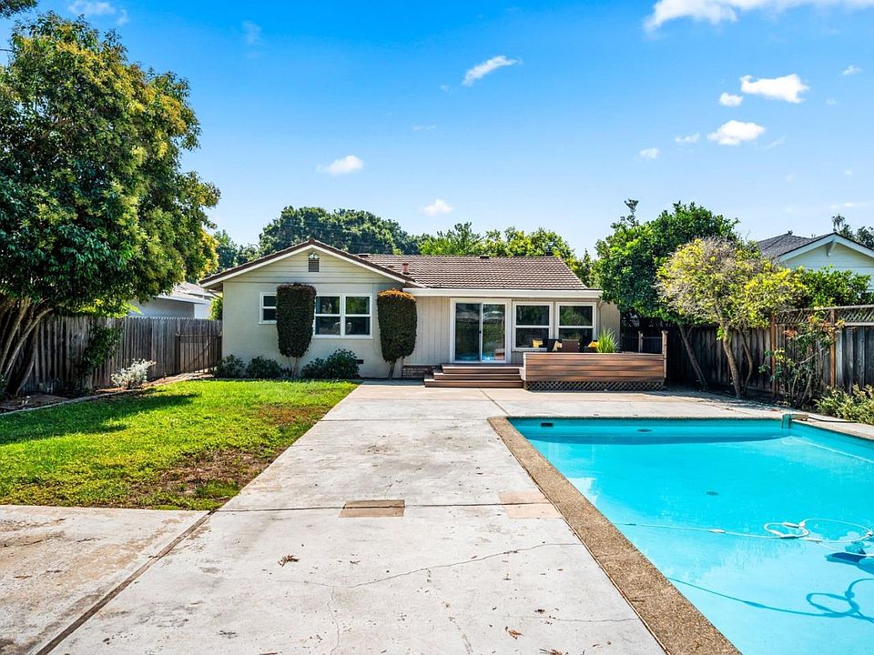 1st image of 247 W Oakwood Blvd