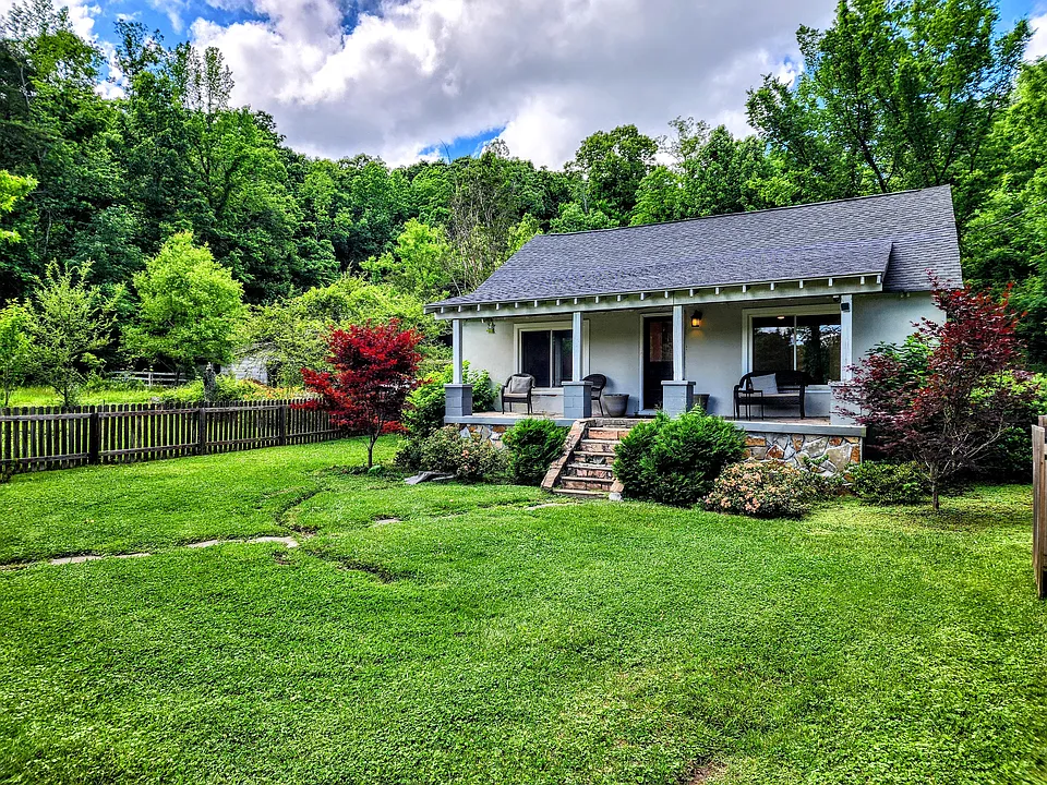 502 McFarland Rd