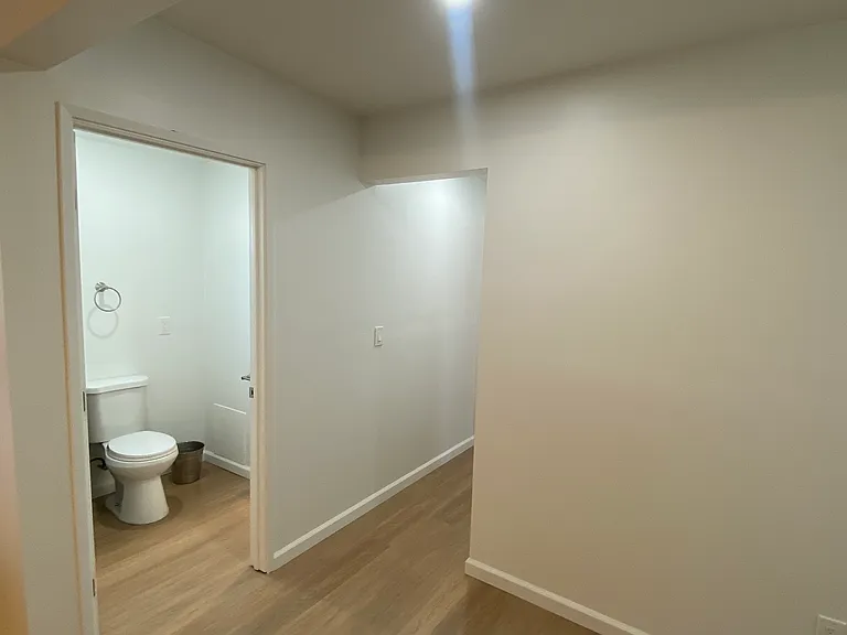 11921 Hayford St — Photo 11
