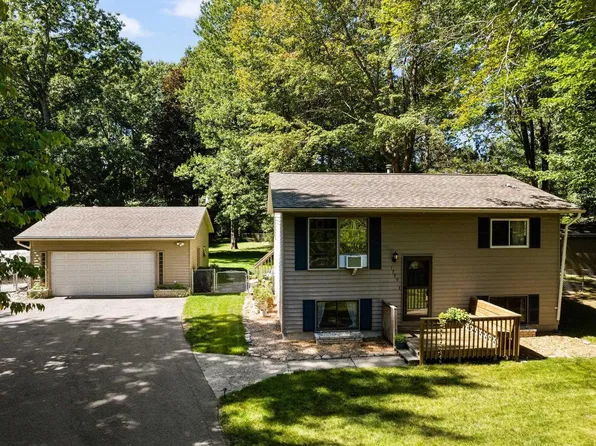 1799 Pinewood Ave, Traverse City, MI 49685